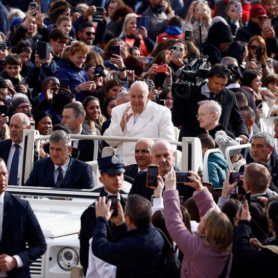 After Ukraine controversy, Pope again condemns ‘madness of war’